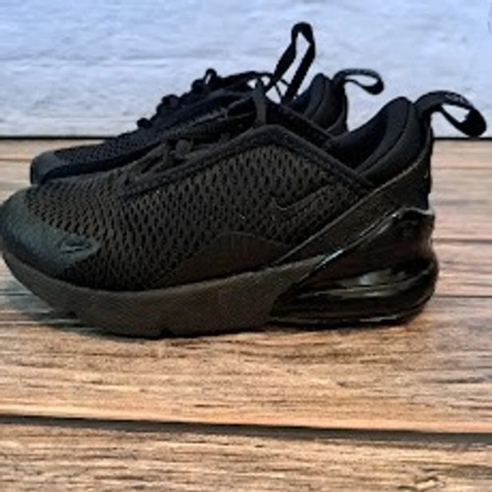 Nike Air Max 270 Triple Black Kids Sneakers AO2372-006 Size 11C